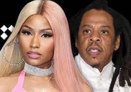 Nicki Minaj déclasse Jay Z et devient officiellement le rappeur à avoir passé le plus de semaines dans le prestigieux classement Billboard 100 et 200 également. Nicki Minaj après avoir appris la
