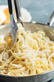 Olive Garden Alfredo Sauce In 2020 Olive Garden Alfredo Sauce Olive Garden Alfredo Sauce Recipe Alfredo Sauce Recipe