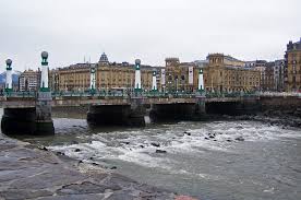 Mit seinen 183528 einwohnern liegt die stadt auf dem 34. San Sebastian Stadt Brucke Kostenloses Foto Auf Pixabay