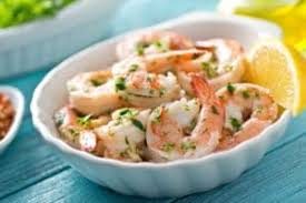 Crevettes Roses A L Ail Et Au Persil Brochette Crevette Crevettes Marinees Crevettes A L Ail