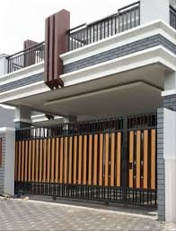 Pagar besi stainless steel dengan model mozaik. 10 Inspirasi Desain Pagar Rumah Minimalis Simpel Nan Elegan Home Gate Design House Gate Design Modern Fence Design