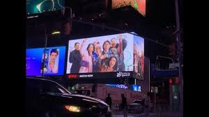 Film ini dibintangi iqbaal ramadhan, nirina zubir dan banyak lainnya. Film Ali Ratu Ratu Queens Mejeng Di Times Square New York Merahputih