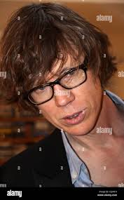 Thurston Moore, Kim Gordon's 'le bruit' Peintures ouvre à John McWhinnie à  Glenn Horowitz libraire de New York City, USA Photo Stock