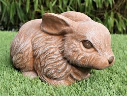 Zu halloween eignen sich der garten und die terrasse hervorragend als kulisse für begegnungen von hexen, gespenstern, zombies. Gartenfiguren Skulpturen Garten Figur Deko Osterhase Steinfigur Osterdeko Deko Figur Hase Sitzend Garten Terrasse Tmp Tozi Media