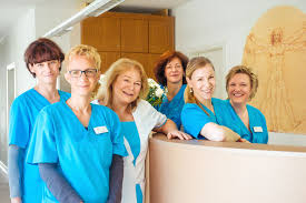 Ein großteil der hausärzte hat sich in der stadtmitte und der nördlichen altstadt rund um die wallanlagen und den lindenpark niedergelassen. Offnungszeiten Gesundheitshaus Mirows Webseite