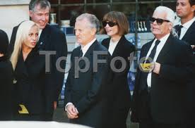 More images for gianni versace funeral » Gianni Versace Funeral Stars Die Jung Gestorben Sind Foto 40974643 Fanpop
