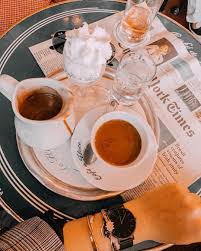 Hot Chocolate Paris Cafe De Flore Saint Germain Ou Prendre Un Cafe A Paris Food Tableware Glassware