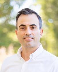 Alan Dillingham's Instagram, Twitter & Facebook