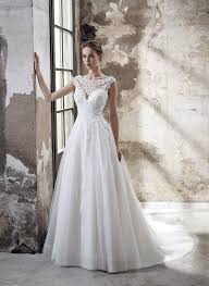 Si certains caractères de cet article s'affichent mal (carrés vides, points d'interrogation, etc.), consultez la page d'aide unicode. Miss Kelly 20130 Disponible Dans Notre Boutique A L Infini Mariage Robe Miss Kelly Robe De Mariee Mariage