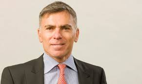 Discovery readies its move into banking