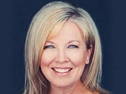 Lisa Buckman's Instagram, Twitter & Facebook