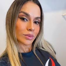 Vanessa Jauregui's Instagram, Twitter & Facebook