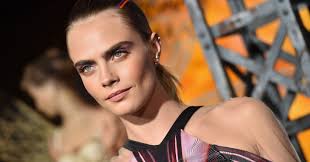 Emma Watson defends Taylor Swift in copyright battle