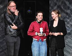 To pełen pasji, a zarazem czułości dramat rodzinny. Grand Prix 12 Festiwalu Teatralnego Boska Komedia Dla Spektaklu Czastki Kobiety Dzieje Pl Historia Polski