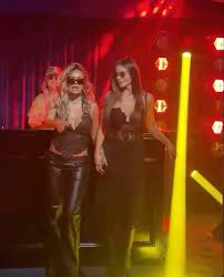 Karol G celebrando su cumpleaños ayer junto a Becky G y Sofía Vergara 🎂🔥, (📸🎥 vía: @karolgsite) , #karolg #beckyg #sofiavergara #reggaeton