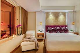 Complimentary airport transfers and daily breakfast may also be included for qualifying rates. Deluxe One Bedroom Suite Nyc Luxury Hotel Concorde