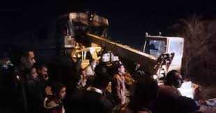 أكد محافظ أسيوط الدكتور يحيى كشك صرف تعويضات مباشرة لأهالى ضحايا حادث اصطدام قطار بحافلة تابعة لمدرسة خاصة في مدينة منفلوط بأسيوط اليوم. Ø±Ø¦ÙŠØ³ Ù…Ø¯ÙŠÙ†Ø© Ø§Ù„Ù‚ÙˆØµÙŠØ© Ø¨Ø£Ø³ÙŠÙˆØ· Ø§Ù„Ù‚Ø·Ø§Ø± Ø¯ÙØ¹ Ø§Ù„ÙˆÙ†Ø´ Ø£ÙƒØ«Ø± Ù…Ù† 2 ÙƒÙ… Ù‚Ø¨Ù„ Ø¯Ù‡Ø³Ù‡ Ø§Ù„ÙŠÙˆÙ… Ø§Ù„Ø³Ø§Ø¨Ø¹