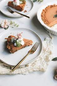 Thanksgiving Dessert No Bake Gingersnap Pumpkin Pie Recipe Pumpkin Recipes Thanksgiving Food Desserts Yummy Food Dessert