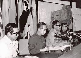 The communist insurgency in sarawak occurred in malaysia from 1962 to 1990, and involved the north kalimantan communist party and the malaysian government. Avoid Old Mistakes Of The Ideological Kind
