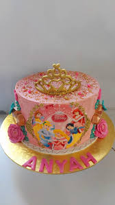 Bring your inspiration boards in and we will design your cake to be the highlight of the party. Disney Princess Cake Butter Cream Deco Le Petit Macaron Facebook