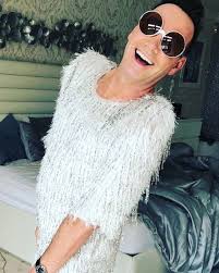 Strictly judge craig revel horwood reveals his softer side. Claudia Winkleman Shares A Look Inside Strictly Judge Craig Revel Horwood S Bedroom Hello