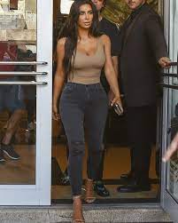 2 by sharing a collection of sizzling. See This Instagram Photo By A1daily 9 292 Likes Fashion Kim Kardashian Outfits Kim Kardashian Style