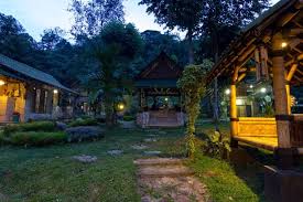 Farm ville cafe homestay aka sekinchan container hotel. 7 Weekend Getaways In Malaysia For Less Than Rm180 Per Night