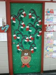 Discover 37 easy and/or diy christmas decorations, including wreaths, advent calendars, ornaments, and more! Pretty Christmas Door Decoration Ideas Sfeenks Com In 2020 Door Decorations Classroom Christmas Christmas Door Decorating Contest School Door Decorations