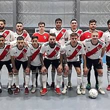 Tras los positivos de sus jugadores, river plate manifestó que se encuentra trabajando para comprender la situación en forma integral y sostuvo que frente a estos dos casos, refuerza con vehemencia la suposición de una contaminación. Club Atletico River Plate Futsal Wikipedia La Enciclopedia Libre