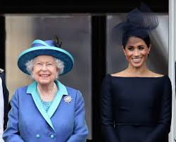 Queen definition, a female sovereign or monarch. Meghan Markle Queen Elizabeth Ii Relationship From How They Met To Post Royal Life