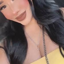 Amy Estrella (@_amy4197)