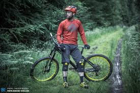 The Review Nukeproof Lite Knee Pads Enduro Mountainbike