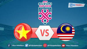 Complete overview of vietnam vs malaysia (aff championship final stage) including video replays, lineups, stats and fan opinion. Hasil Babak 1 Vietnam Vs Malaysia Grup A Piala Aff Suzuki Cup 2018 Malaysia Tertinggal 1 Gol Tribun Pekanbaru