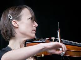 Meredith Bates || The Pugs and Crows Band, Maple Tree Square, Vancouver,  June 25, 2011 || DOWNTOWNMUSIC.NET || photo gallery