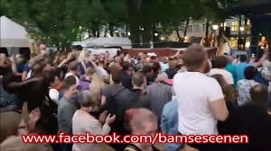 Pride park ligger i spikersuppa ved nationaltheateret. Bamsescenen I Oslo Pride Park Does Your Mother Know Youtube