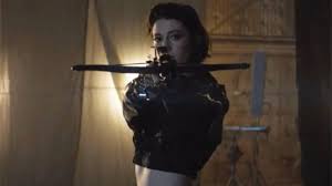Birds Of Prey Gif Huntress Birds Of Prey S Mary Elizabeth Winstead Talks About Playing Huntress Actriz De Cine Fotos Actrices