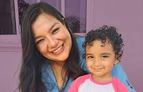 Natalie Dees's Instagram, Twitter & Facebook