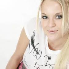 90, with some of the scenes literally being the same in both videos. Who Is Anne Ross Dating Anne Ross Boyfriend Husband