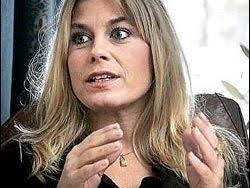 Pernilla wahlgren och tobias bader dansar en samba i let's dance 2012. Tarevatt Oppgjor Mellom Pernilla Wahlgren Og Datteren Bianca Vg