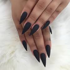 Although she is not wearing long nails. Don T Get Me Wrong Those Nails Are Beautiful But They Are So Sharp Matte Stiletto Nails Black Stiletto Nails Pointy Nails
