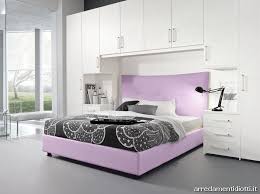 Armadio sopra il letto : Pin Su All We Need Is