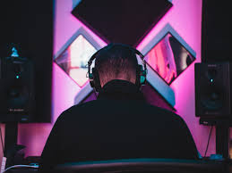 Samples are short pieces of sound that can be the building blocks for new music. 3 Websites That Have The Best Free Music Samples Audio Issues Audio Issues