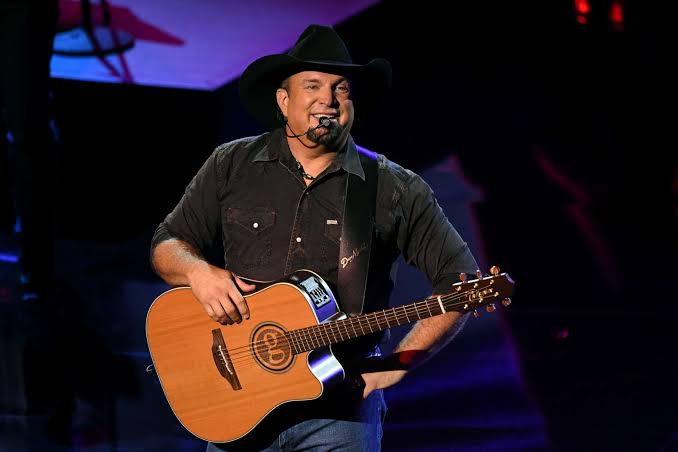 Garth Brooks launches The BIG 615 radio station