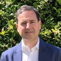 Vicente Aragon's Instagram, Twitter & Facebook