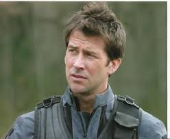 Amazon.com: Stargate Atlantis Joe Flanigan as John Sheppard Looking  Confused 8 x 10 Photo : Arte Coleccionable y Bellas Artes
