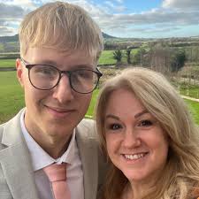 Singers for Manchester area recommendations? 💕