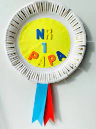 Dat papa de beste is, tonen we hem door met vaderdag onze origineelste kant te tonen. Vaderdag Knutselen Tips Voor Toffe Voetbal Knutsels Voor Papa