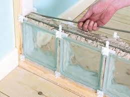 How To Build A Glass Block Wall Con Immagini Mattoni Di Vetro Idee Per Il Bagno