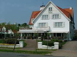 Wat dieper in het binnenland lagen kleine nederzettingen van enkele boerderijtjes, waaruit uiteindelijk. Lebeau Hotel Zoute Prices Reviews Knokke Heist Belgium Tripadvisor