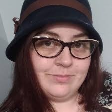 Lea Robbins's Instagram, Twitter & Facebook